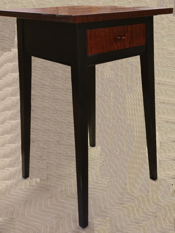 Splayed leg end table or night stand